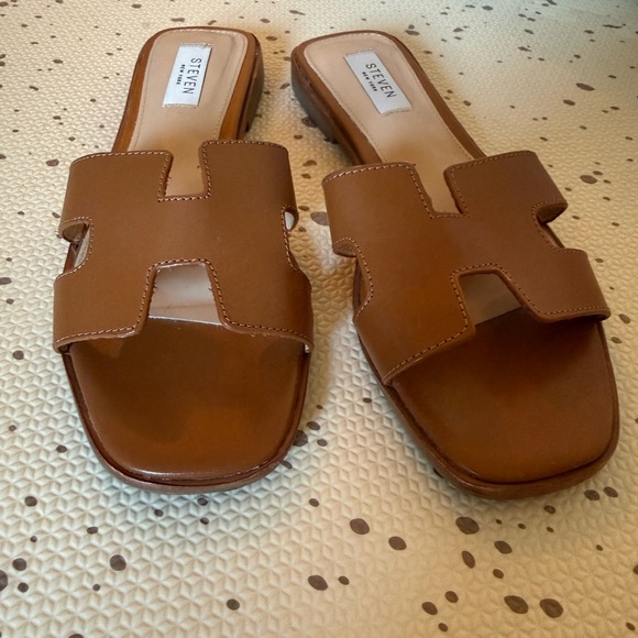 Steve Madden Hadyn Sandal - Picture 2 of 6